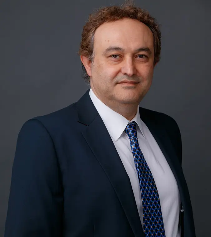 Dr. Amir Rad